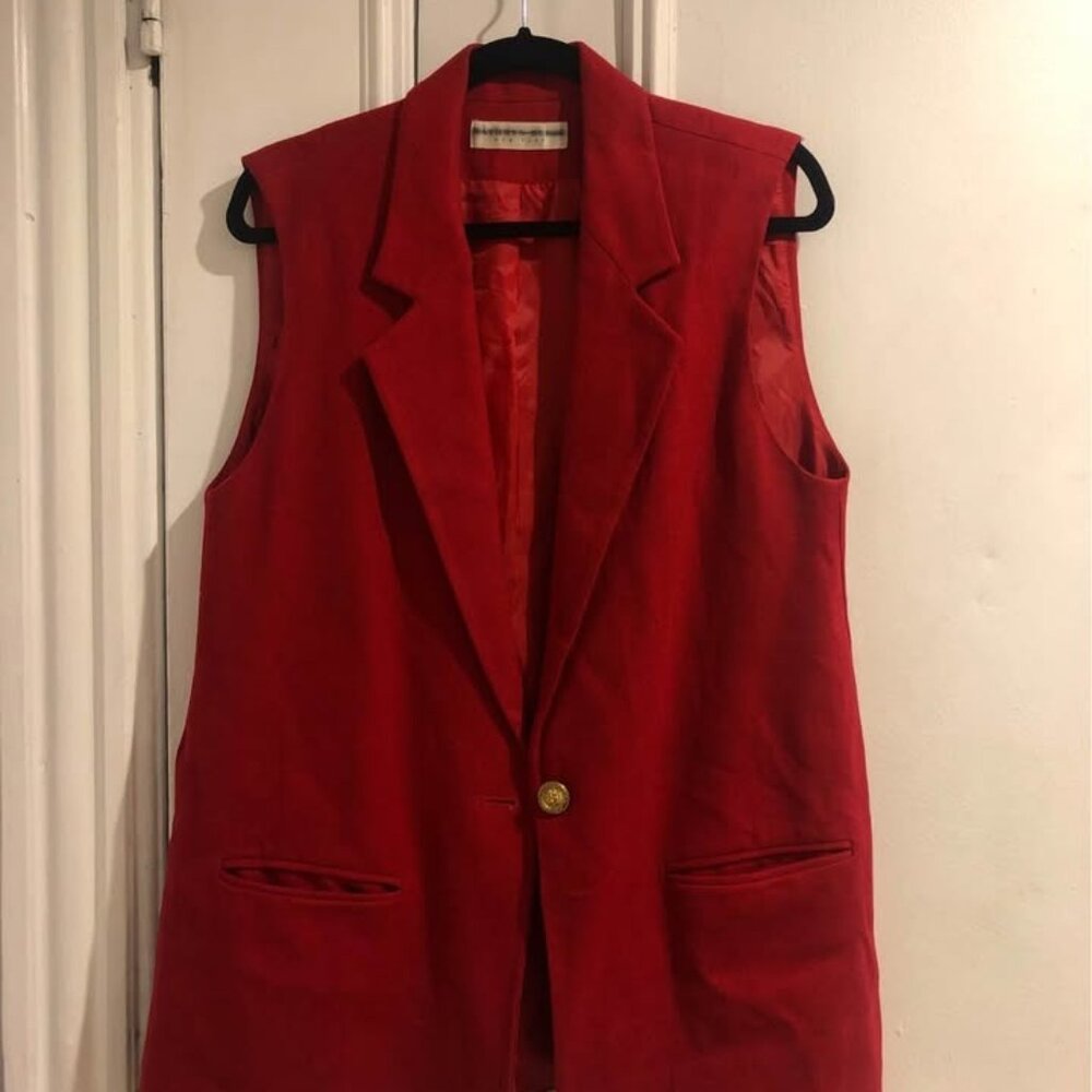 Red sleeveless blazer (vintage)